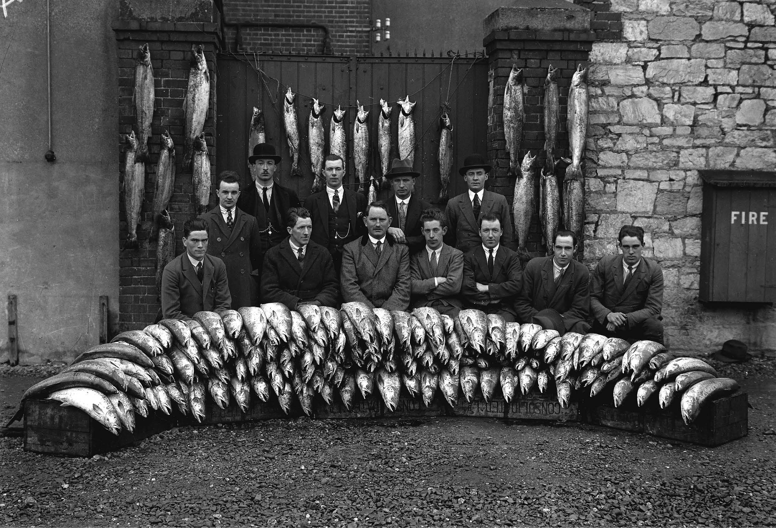 salmon raid by civic guards at Blackrock 1927 ref no 281a . pic for Jack Power .