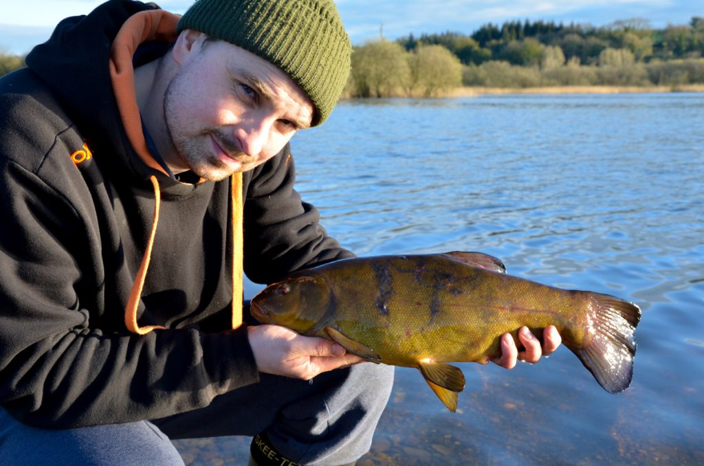 How to set up a tench feeder rig - Off the Scale magazine
